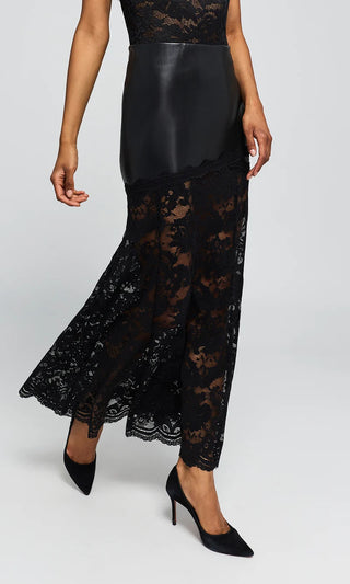 F26_PerrineLaceComboVLSkirt_GloriaLaceBodysuit_Black4.1.webp