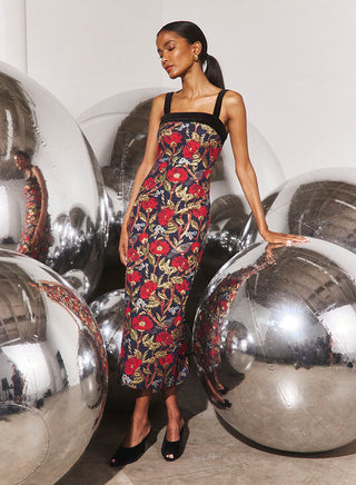 hH88grLuTt-NlCCbgQdS3g_Gimlet_Dress_2.jpg